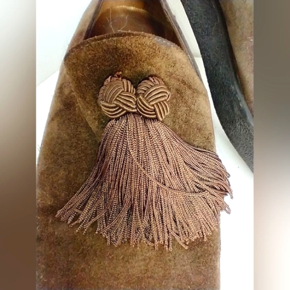 STUART WEITZMAN BROWN SUEDE SLIP ONS - Picture 1 of 7